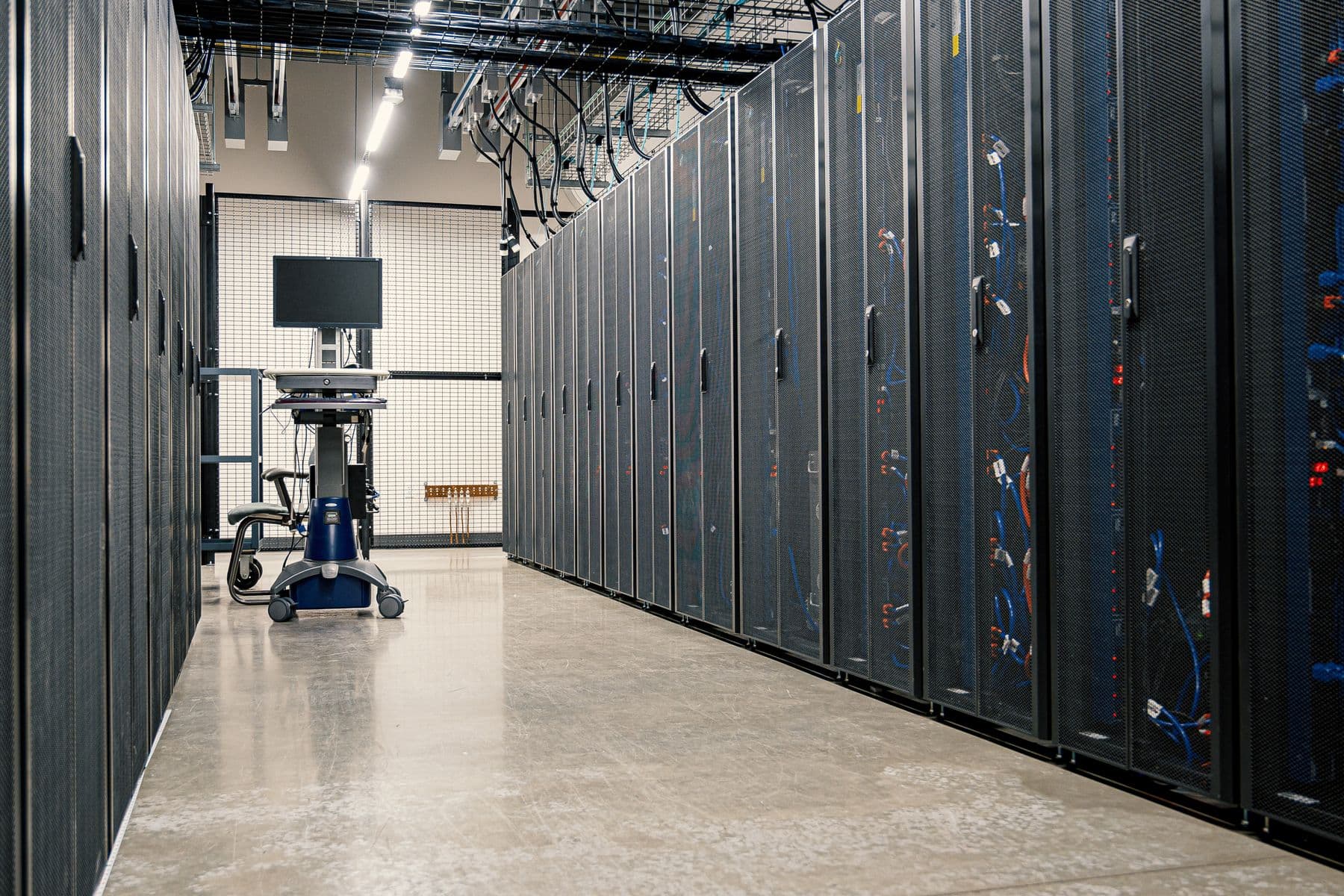 Network infrastructure inside a data centre